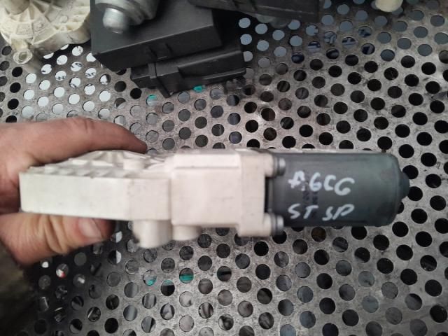 bontott AUDI A6 C6 Bal hátsó Ablakemelő Motor