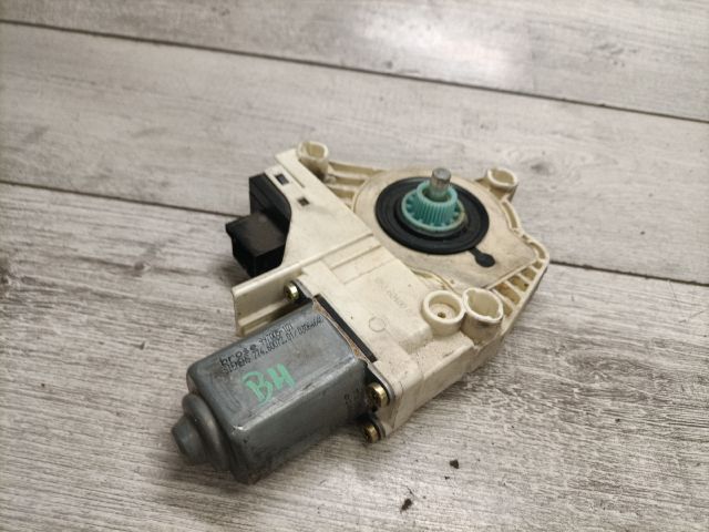 bontott AUDI A6 C6 Bal hátsó Ablakemelő Motor