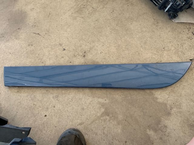 bontott AUDI A6 C6 Bal hátsó Ajtó Díszléc