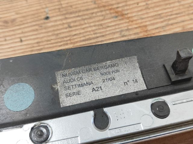 bontott AUDI A6 C6 Bal hátsó Ajtó Kárpit Díszléc