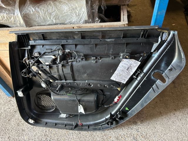 bontott AUDI A6 C6 Bal hátsó Ajtó Kárpit