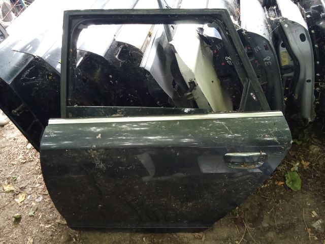 bontott AUDI A6 C6 Bal hátsó Ajtó (Részeivel)