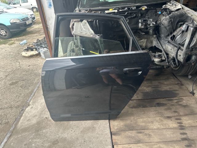 bontott AUDI A6 C6 Bal hátsó Ajtó (Részeivel)