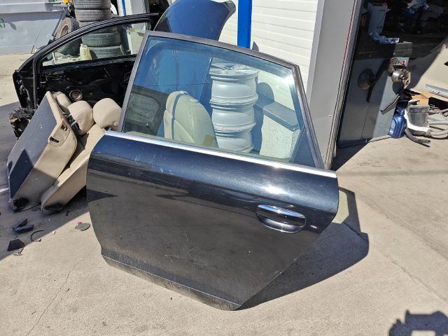 bontott AUDI A6 C6 Bal hátsó Ajtó (Részeivel)