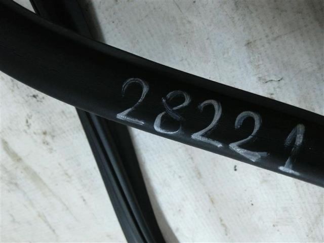 bontott AUDI A6 C6 Bal hátsó Ajtó Szigetelés