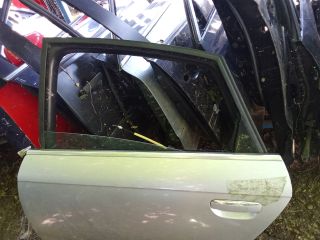 bontott AUDI A6 C6 Bal hátsó Ajtó (Üres lemez)