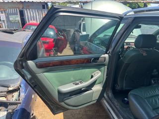 bontott AUDI A6 C6 Bal hátsó Ajtó (Üres lemez)