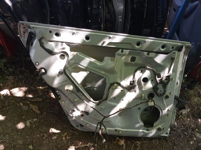 bontott AUDI A6 C6 Bal hátsó Ajtó (Üres lemez)