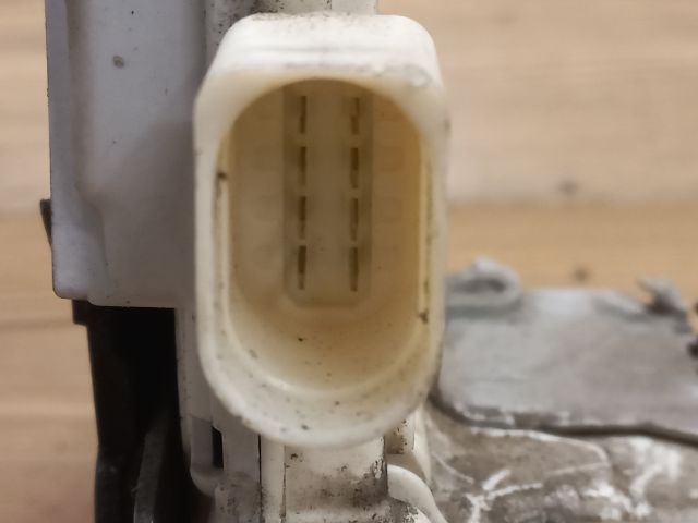 bontott AUDI A6 C6 Bal hátsó Ajtózár