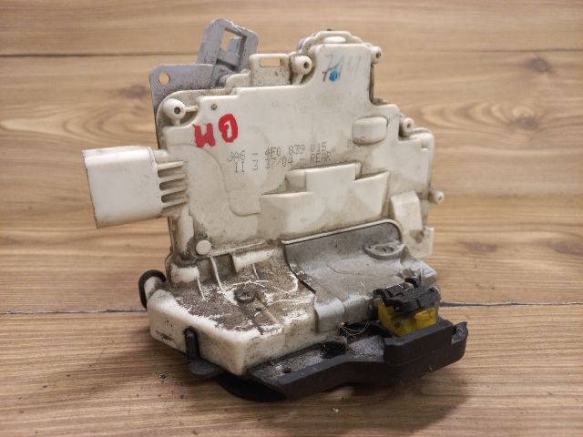 bontott AUDI A6 C6 Bal hátsó Ajtózár