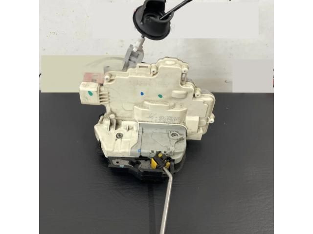 bontott AUDI A6 C6 Bal hátsó Ajtózár