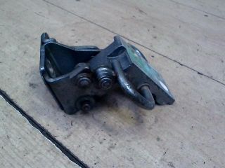 bontott AUDI A6 C6 Bal hátsó Alsó Zsanér