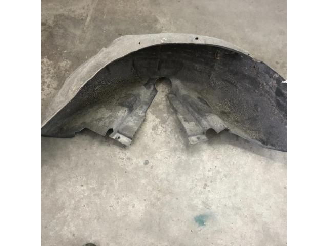 bontott AUDI A6 C6 Bal hátsó Dobbetét (Kerékjárati, Műanyag)