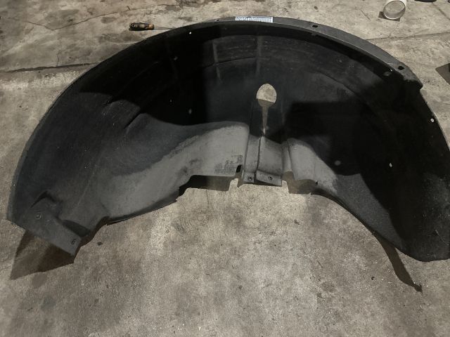 bontott AUDI A6 C6 Bal hátsó Dobbetét (Kerékjárati, Műanyag)