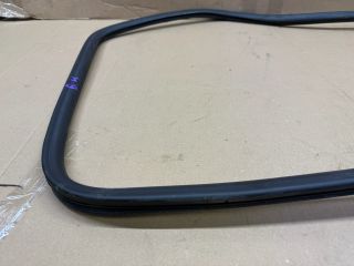 bontott AUDI A6 C6 Bal hátsó Gumikéder