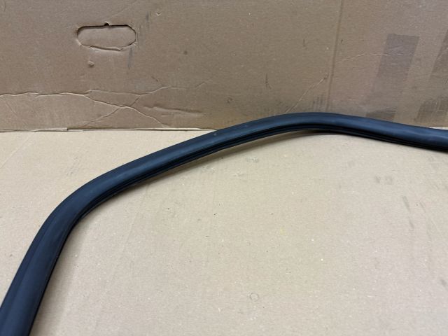 bontott AUDI A6 C6 Bal hátsó Gumikéder