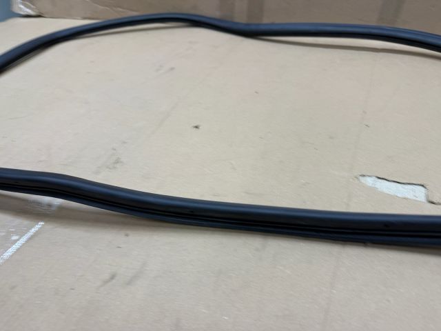 bontott AUDI A6 C6 Bal hátsó Gumikéder