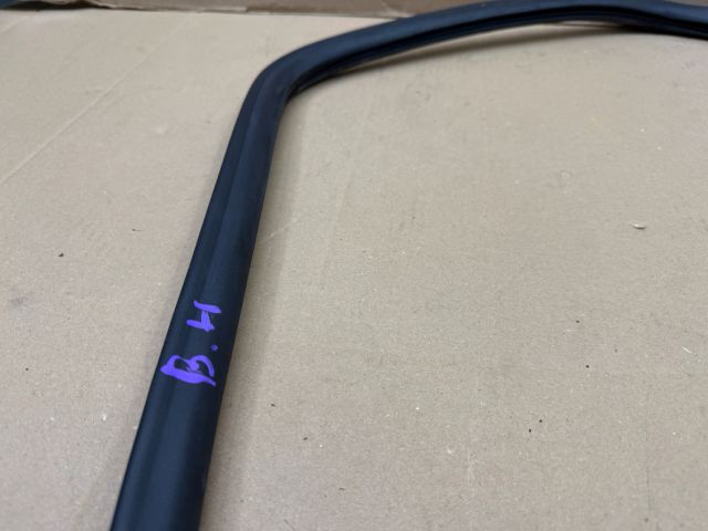 bontott AUDI A6 C6 Bal hátsó Gumikéder