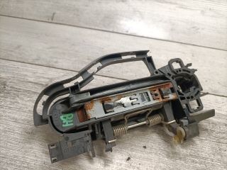 bontott AUDI A6 C6 Bal hátsó Külső Kilincs