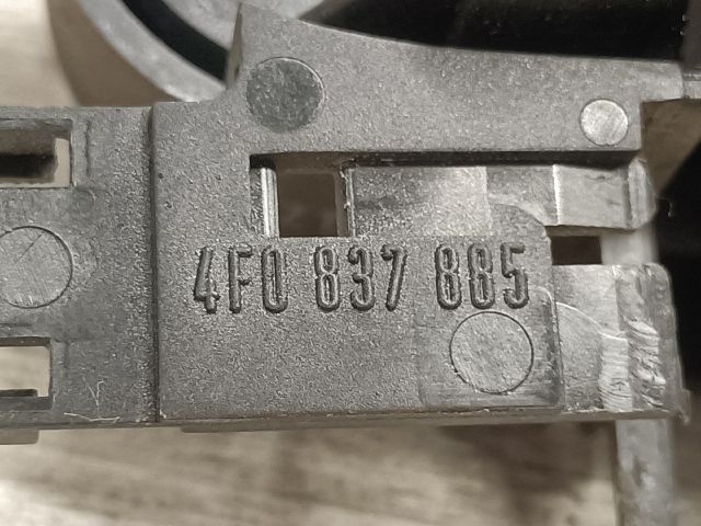 bontott AUDI A6 C6 Bal hátsó Külső Kilincs