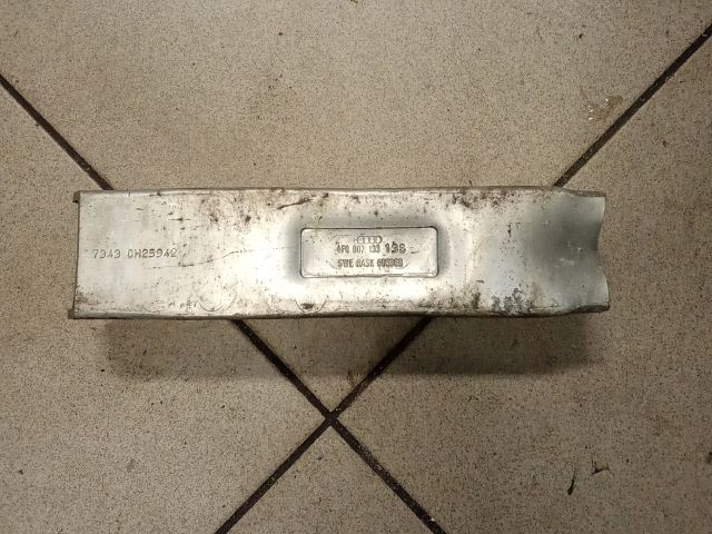 bontott AUDI A6 C6 Bal hátsó Lökhárító Merevítő (Fém)