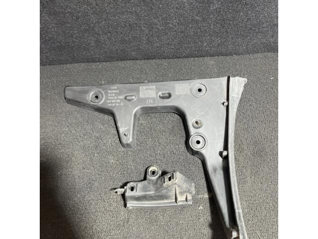 bontott AUDI A6 C6 Bal hátsó Oldal Lökhárító Tartó (Műanyag)