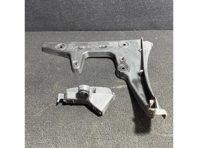 bontott AUDI A6 C6 Bal hátsó Oldal Lökhárító Tartó (Műanyag)