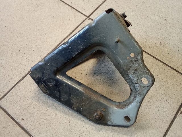 bontott AUDI A6 C6 Bal Sárvédő Oldaltartó