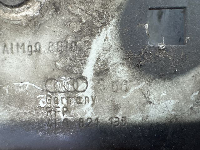 bontott AUDI A6 C6 Bal Sárvédő Oldaltartó