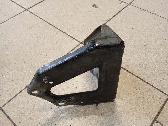 bontott AUDI A6 C6 Bal Sárvédő Oldaltartó