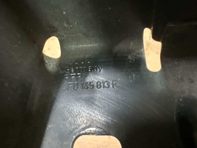 bontott AUDI A6 C6 Bal Sárvédő Oldaltartó