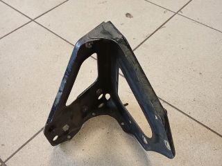 bontott AUDI A6 C6 Bal Sárvédő Oldaltartó