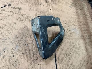 bontott AUDI A6 C6 Bal Sárvédő Oldaltartó