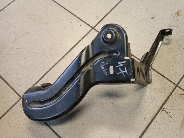 bontott AUDI A6 C6 Bal Sárvédő Oldaltartó