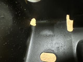 bontott AUDI A6 C6 Bal Sárvédő Oldaltartó