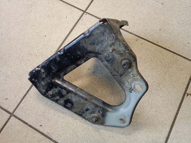 bontott AUDI A6 C6 Bal Sárvédő Oldaltartó