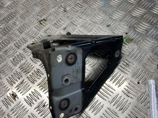 bontott AUDI A6 C6 Bal Sárvédő Oldaltartó