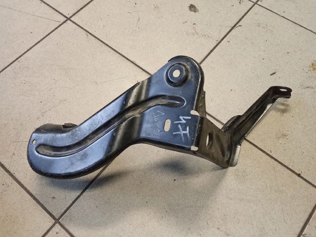 bontott AUDI A6 C6 Bal Sárvédő Oldaltartó