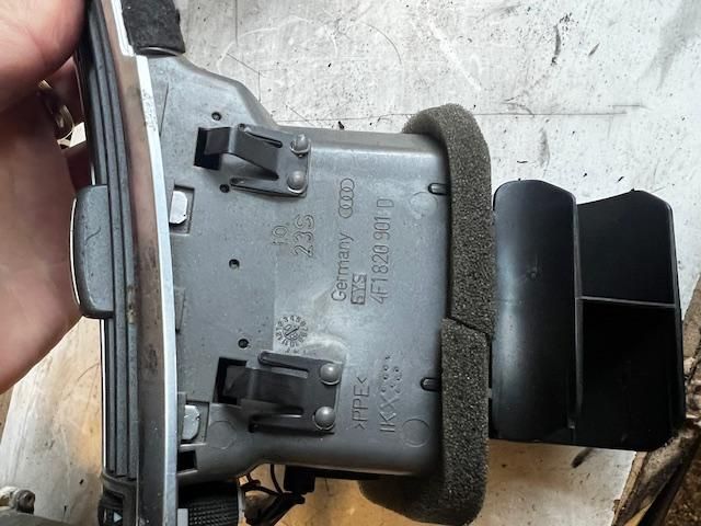 bontott AUDI A6 C6 Bal Szellőző