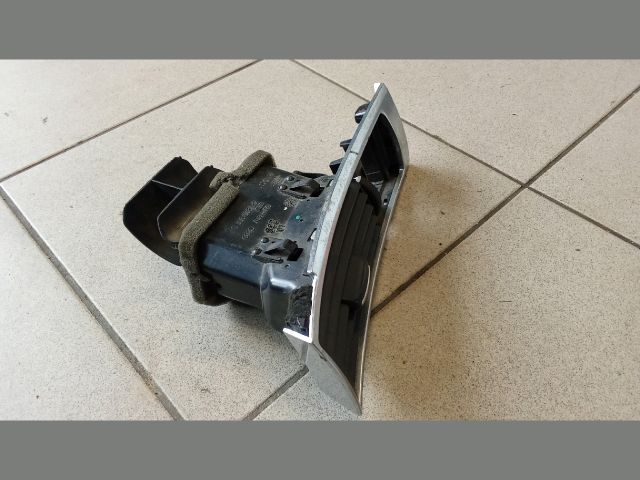 bontott AUDI A6 C6 Bal Szellőző