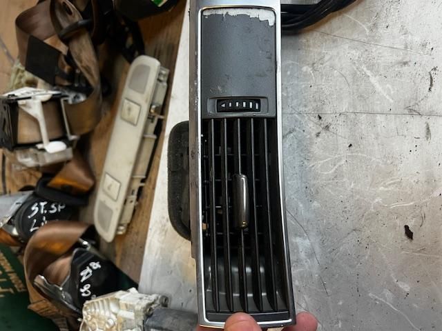 bontott AUDI A6 C6 Bal Szellőző