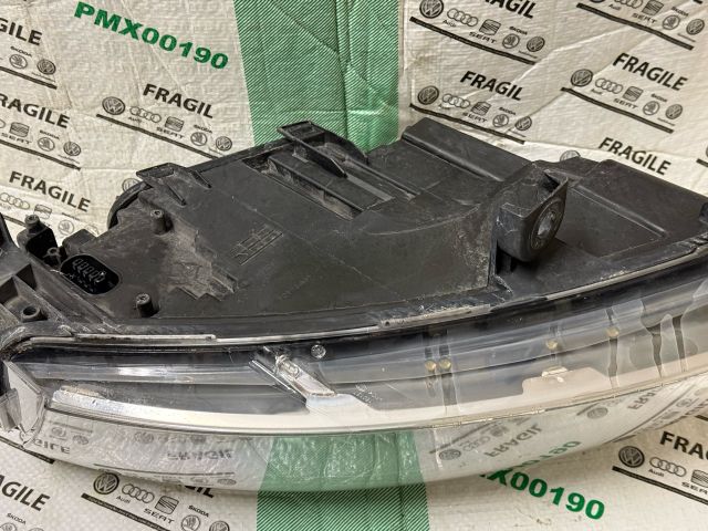 bontott AUDI A6 C6 Bal Xenon Fényszóró