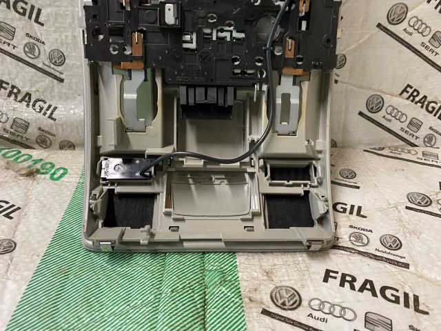 bontott AUDI A6 C6 Belső Világítás Tetőablak Vezérlővel