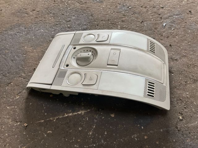 bontott AUDI A6 C6 Beltér Világítás Első