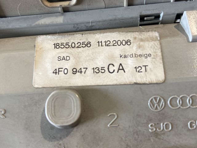 bontott AUDI A6 C6 Beltér Világítás Első