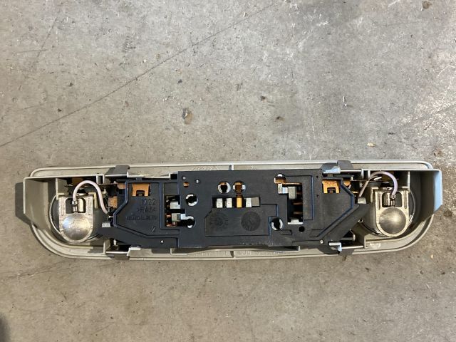 bontott AUDI A6 C6 Beltér Világítás Első