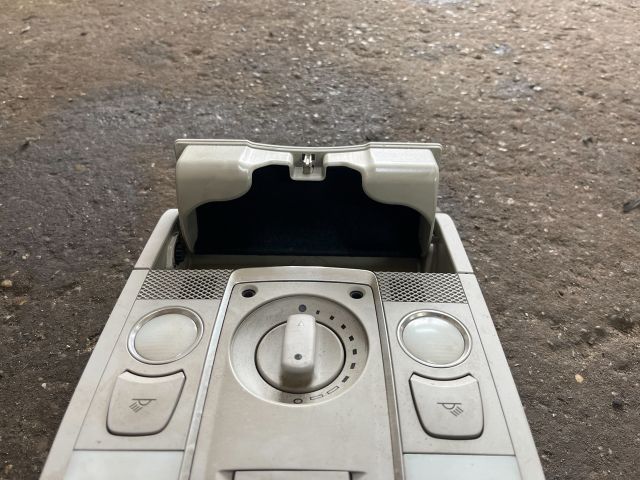 bontott AUDI A6 C6 Beltér Világítás Első