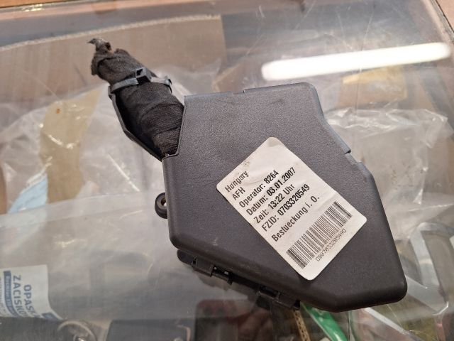 bontott AUDI A6 C6 Biztosítéktábla Utastér