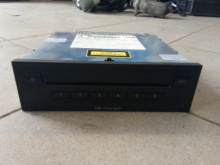 bontott AUDI A6 C6 CD / DVD Tár
