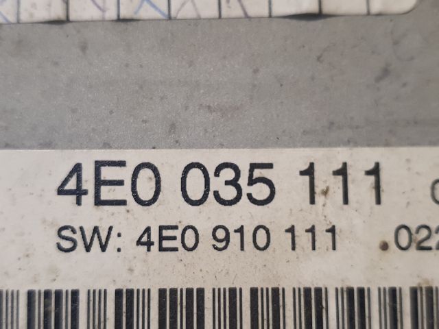 bontott AUDI A6 C6 CD / DVD Tár